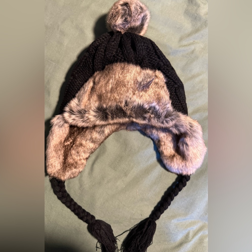 Elegant Black and Brown Women's Winter Hat